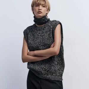 ZARA Oversized Twisted Yarm Knit Crew Neck Vest